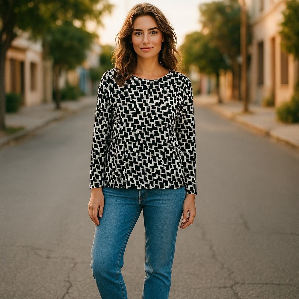 Chico’s Women’s Black Ivory Geo Print Long Sleeve Stretch Knit Top Size 3 XL 16
